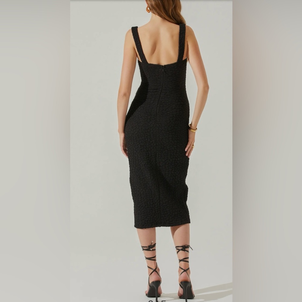 ASTR The Label Wylla Crinkled Popcorn Sweetheart Body-con Midi Dress Cocktail - Picture 5 of 13